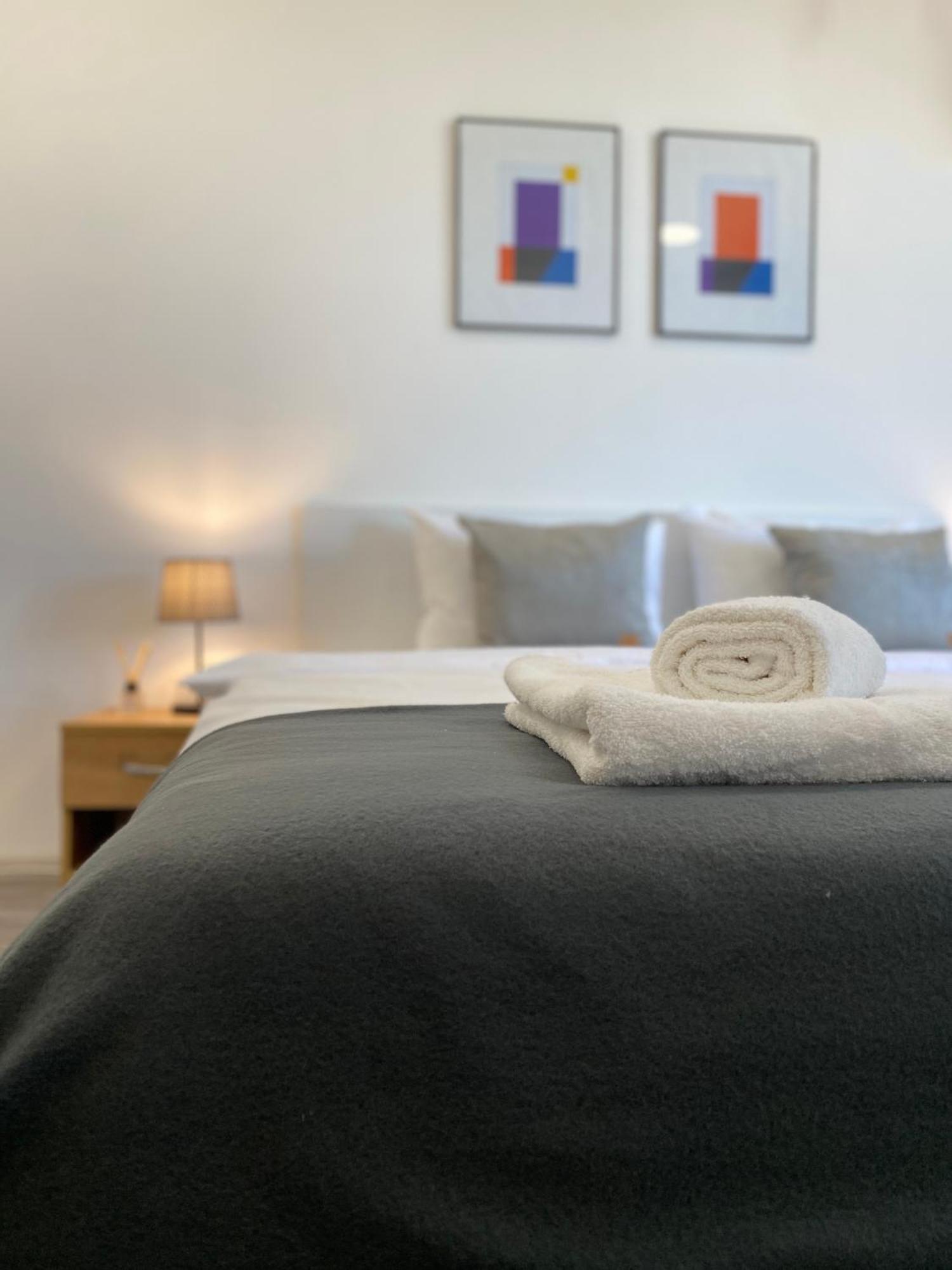 Hello Studios Budget Stays Free Parking & Wifi Stara Sagora Exterior foto